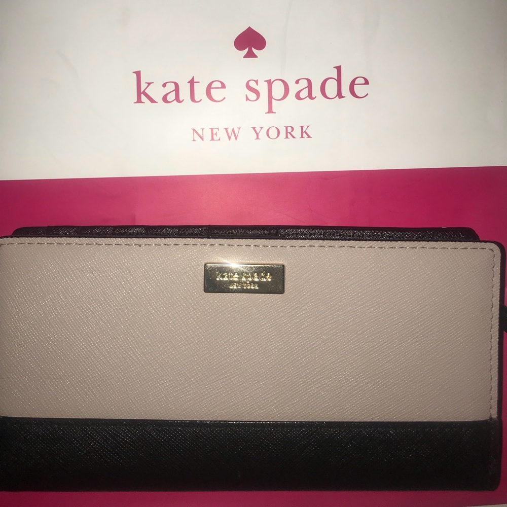 SOLD! NEW Kate Spade Stacy Wallet NWT